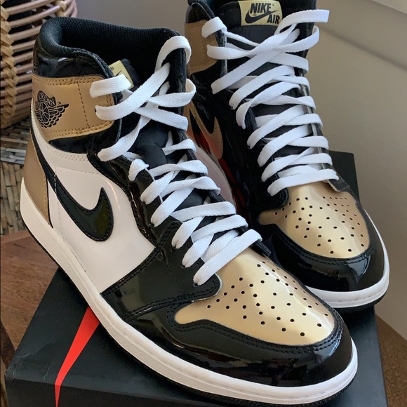 Jordan 1 OG Gold Toes - Picture 1 of 6